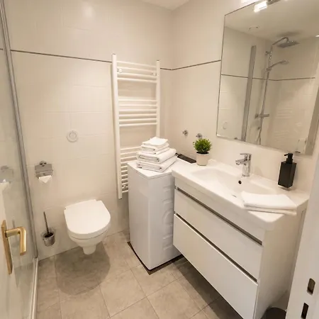 Timmendomizil - Schöne In Bester Lage - Sonnenseite Apartment *